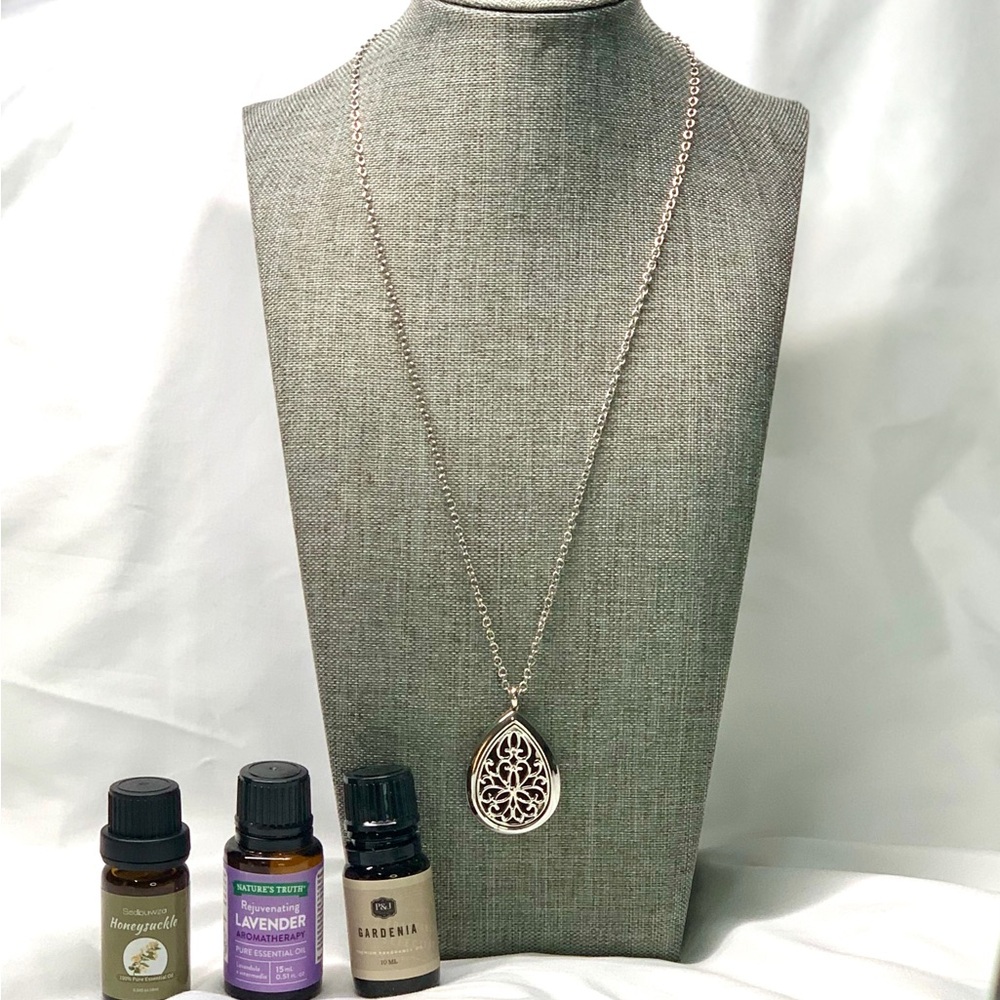 Silver Pendant Diffuser Necklace with Essential Oils